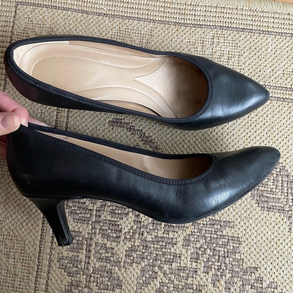 Comfy Naturalizer heels